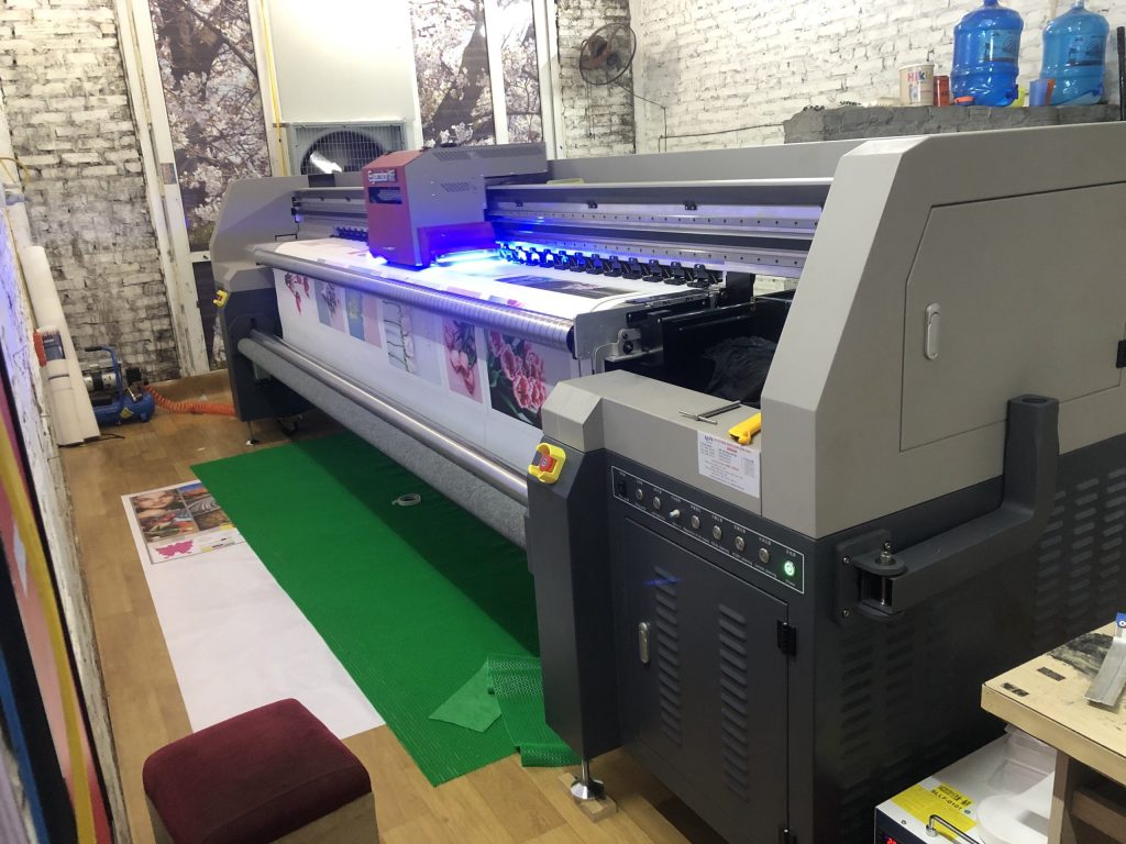 Máy in UV cuộn Máy in UV cuộn