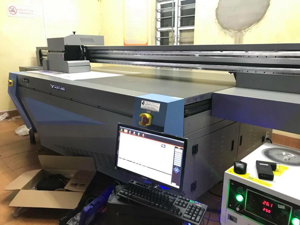 Ưu điểm khi lựa chọn in UV phẳng