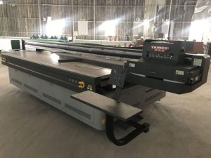 7-dong-may-in-uv-phang-gia-re (1)