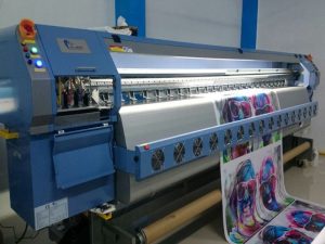 bao-gia-may-in-decal-kho-3m2 (1)