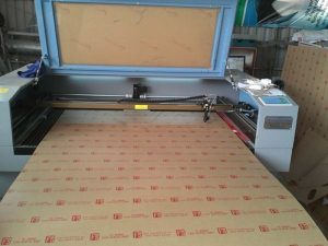 may-cnc-cat-mica-quang-cao (3)