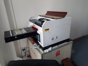 nen-chon-may-in-uv-phang-mini-loai-nao (2)